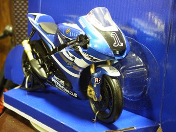 Afbeelding van Jorge Lorenzo Yamaha YZR M-1 2011 1:12