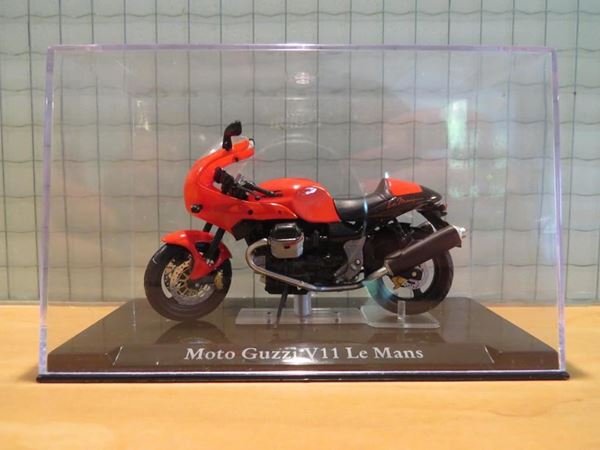 Picture of Moto Guzzi V11 Le Mans 1:24 Atlas