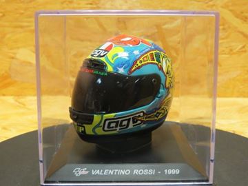 Afbeelding van Valentino Rossi  AGV  helmet 1999 1:5 es