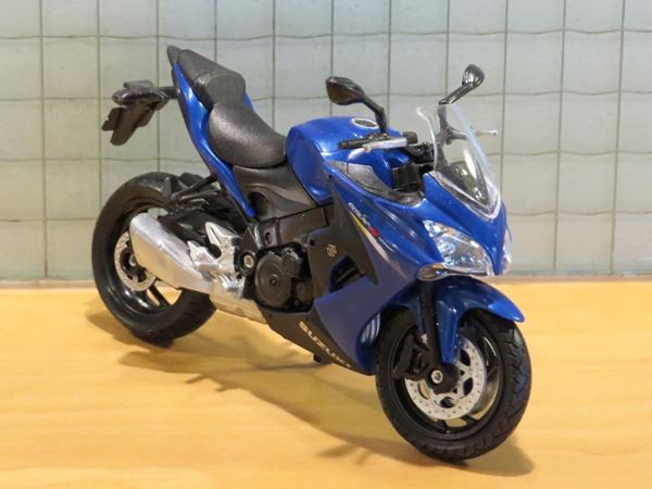 Picture of Suzuki GSX-S1000F 1:18 blister