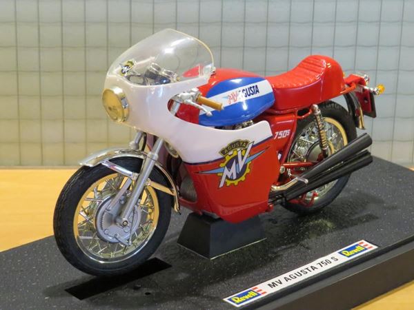 Picture of Mv Agusta 750S 1:12 revell 08874