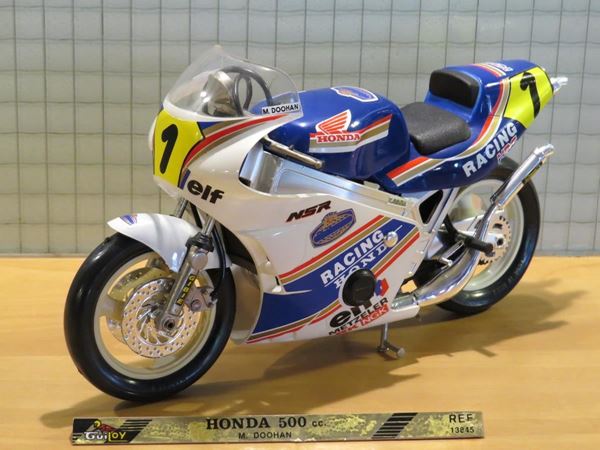 Picture of Mick Doohan Honda 500cc. 1:10 guiloy