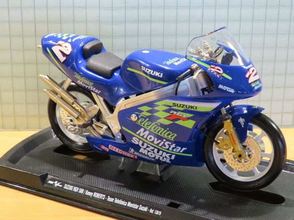 Picture of Kenny Roberts jr. Suzuki RGV500 2000 1:10