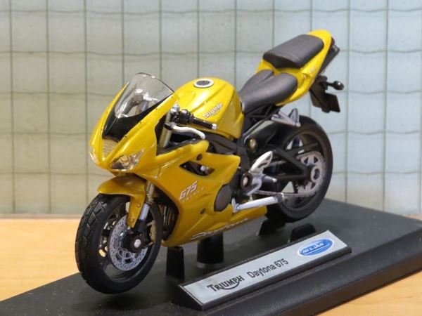 Triumph Daytona Yellow