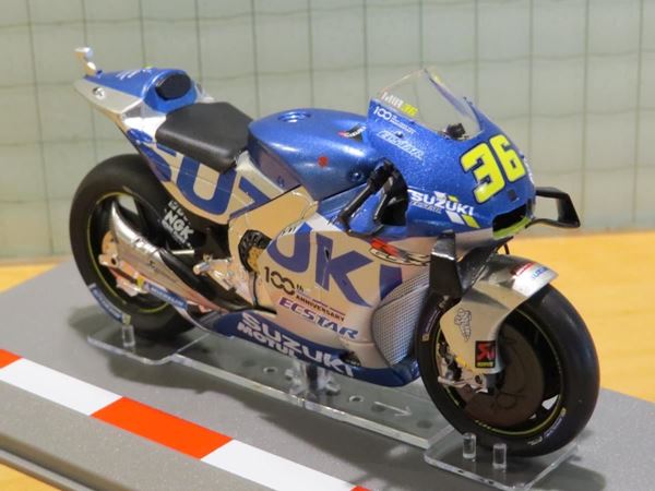 Picture of Joan Mir Suzuki GSX-RR 2020 1:18 diecast