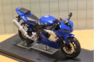 Afbeelding van Yamaha YZF-R1 1:24 2002