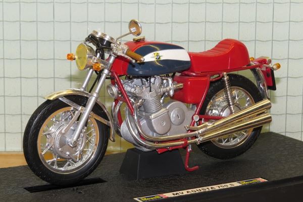 Picture of Mv Agusta 750S 1:12 revell 08873