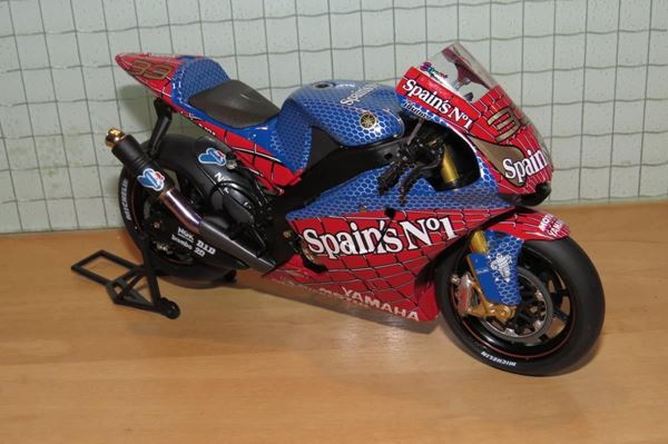 Picture of Marco Melandri Spiderman 2 Yamaha YZR-M1 2004  1:12