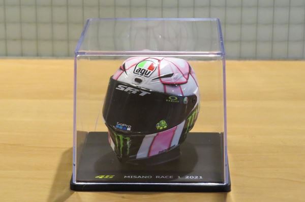 Picture of Valentino Rossi AGV bow helmet 2021 race 1 Misano 1:5