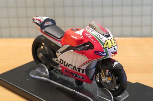 Picture of Valentino Rossi Ducati Desmosedici 2012 1:18