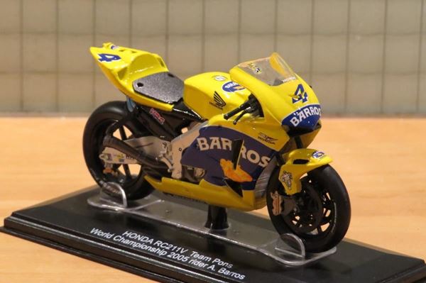 Picture of Alex Barros Honda RC211V 2005 1:22 diecast