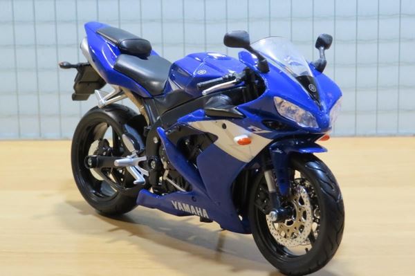 Picture of Yamaha YZF-R1 blue 1:12 31102