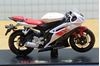 Picture of Yamaha YZF-R6 white 1:18 maisto