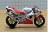 Picture of Yamaha YZF-R1 wit/rood 1:18 Maisto los