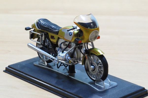 Picture of BMW R90S 1:24 breuk