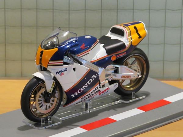 Picture of Eddie Lawson Honda NSR500 1989 1:18 los