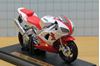 Picture of Yamaha YZF-R1 wit/rood 1:18 Maisto