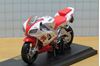 Picture of Yamaha YZF-R1 wit/rood 1:18 Maisto