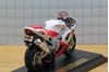 Picture of Yamaha YZF-R1 wit/rood 1:18 Maisto