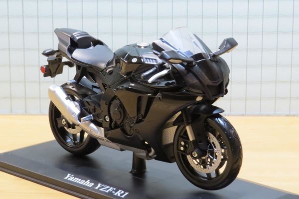 Picture of Yamaha YZF-R1 1:12 blk 32723