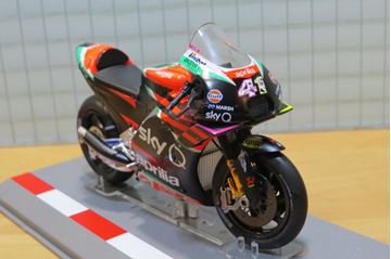 Afbeelding van Aleix Espargaro Aprilia RS-GP 2019 1:18