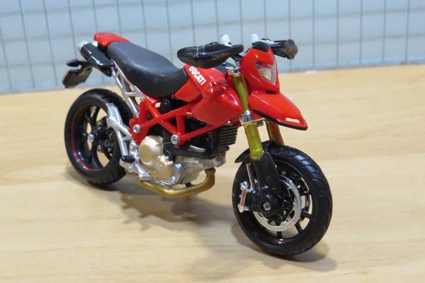 Picture of Ducati Hypermotard 1100S 1:18 Maisto blister