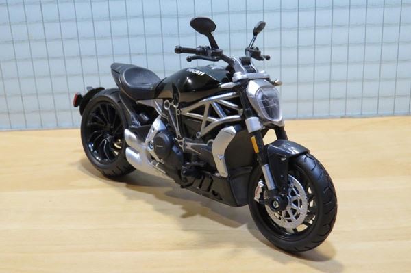 Picture of Ducati X Diavel S 1:12 20101