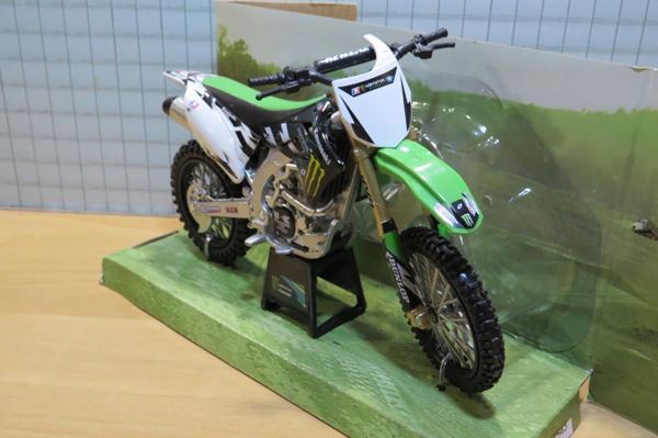 Picture of Kawasaki Monster KX450F Villopoto replica 1:12 57543