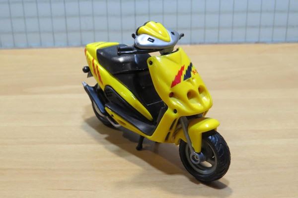 Picture of Malaguti Phantom F-12 Scooter 1:18