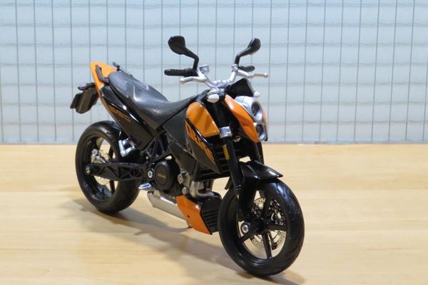 Picture of KTM 690 Duke 3 1:12 31181