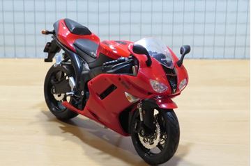 Afbeelding van Kawasaki ZX-6R red 1:12 31101