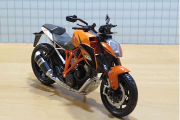 Afbeelding van KTM 1290 Super Duke R 1:12 57653