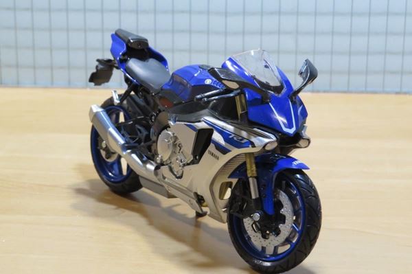 Picture of Yamaha YZF-R1 1:12 blue 57803