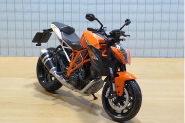 Afbeelding van KTM 1290 Super Duke R 1:12 605101