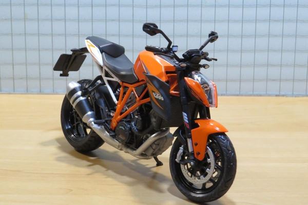 Picture of KTM 1290 Super Duke R 1:12 605101