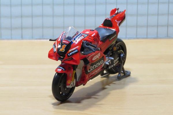 Picture of Francesco Bagnaia Ducati Lenovo Desmosedici 2023 1:18 maisto 36396