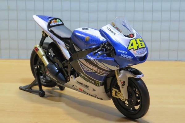 Picture of Valentino Rossi Yamaha YZR-M1 2013 1:12 57583