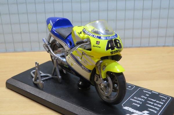 Picture of Valentino Rossi Honda NSR500 2000 1:18