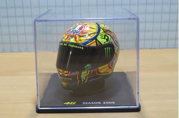 Afbeelding van Valentino Rossi AGV helmet 2009 1:5