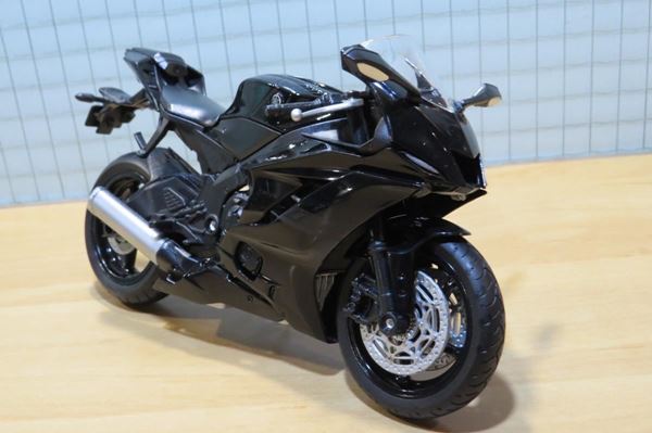 Picture of Yamaha YZF-R6 1:12 black 62201 Welly