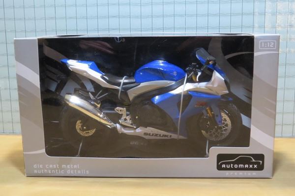 Picture of Suzuki GSX-R1000 blue/wht. 1:12 600802