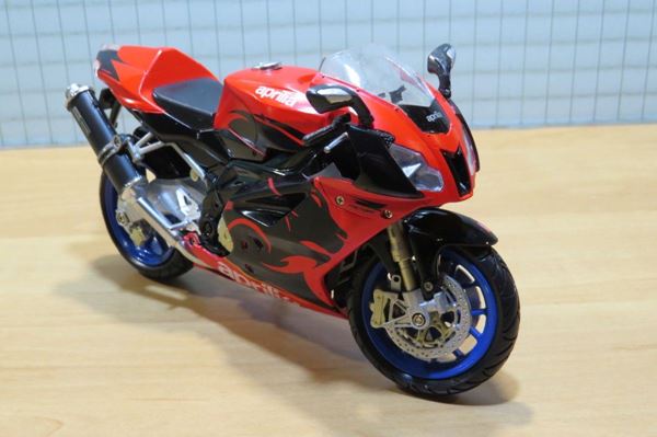 Picture of Aprilia RSV1000 rd 1:12