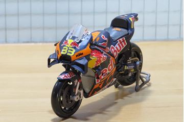 Afbeelding van Brad Binder KTM RC16 2023 1:18 maisto 36393