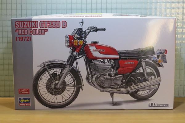 Picture of Suzuki GT380 1972 1:12 bouwdoos  21756