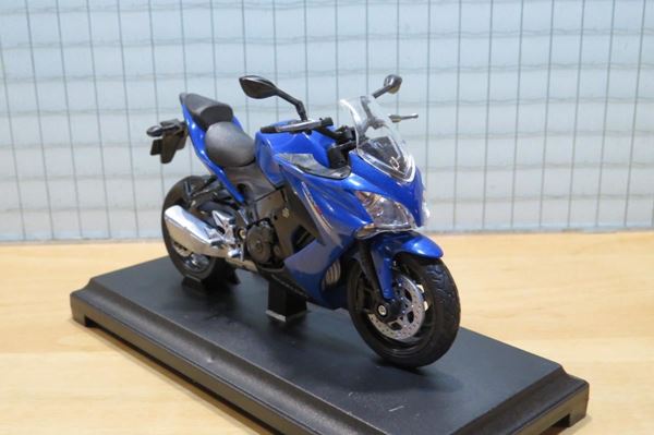 Picture of Suzuki GSX-S1000F 1:18 welly