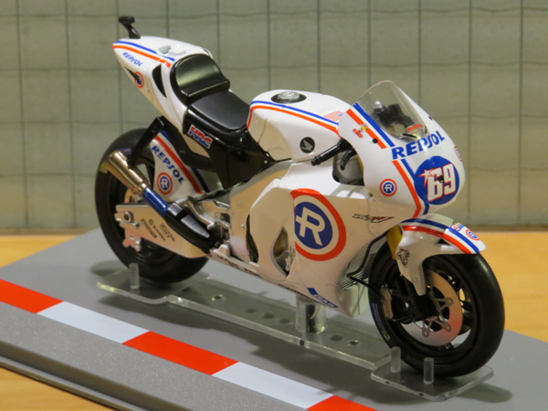 Picture of Nicky Hayden Honda RC212V 2008 Valencia 1:18 diecast los